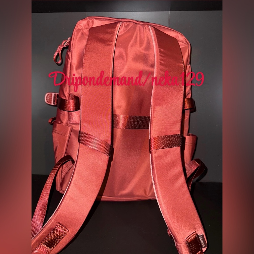 Lululemon New Crew Backpack 22L Updated- Rockwood - Picture 4 of 11